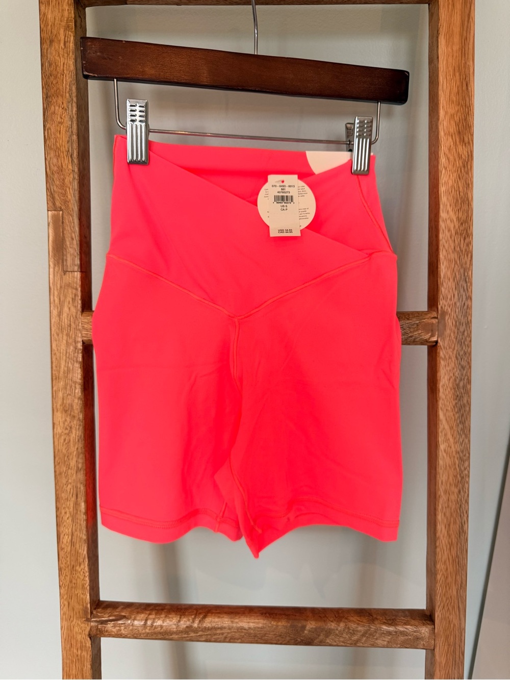 OFFLINE by Aerie Real Me Crossover 5” Bike Shorts Tropadelic Size Small NWT